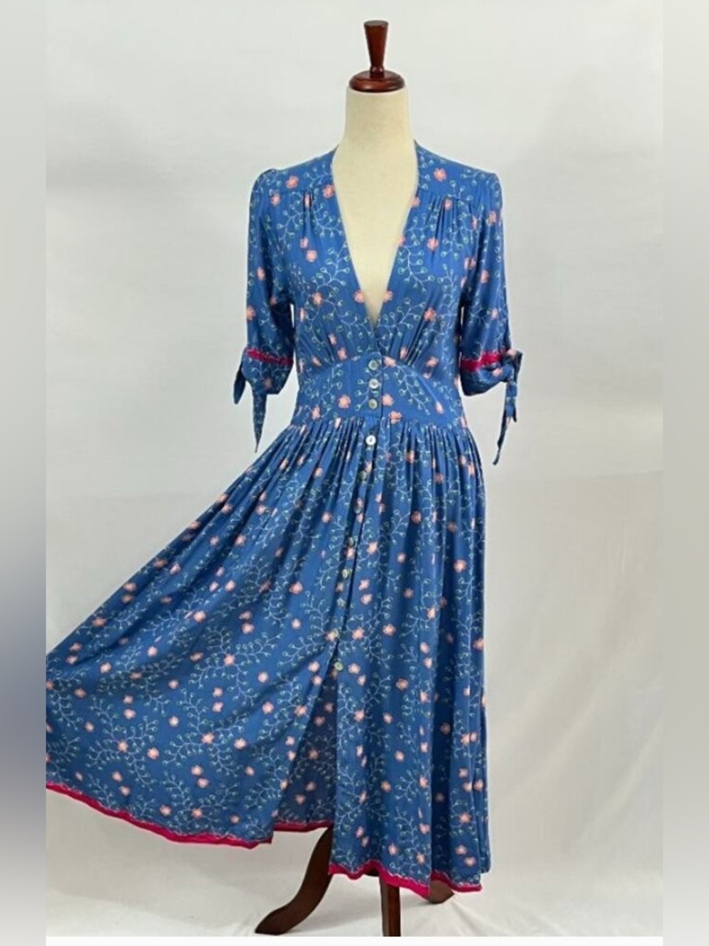 Natalie Martin Red Floral V‑Neck Midi Dress with Blue Accents